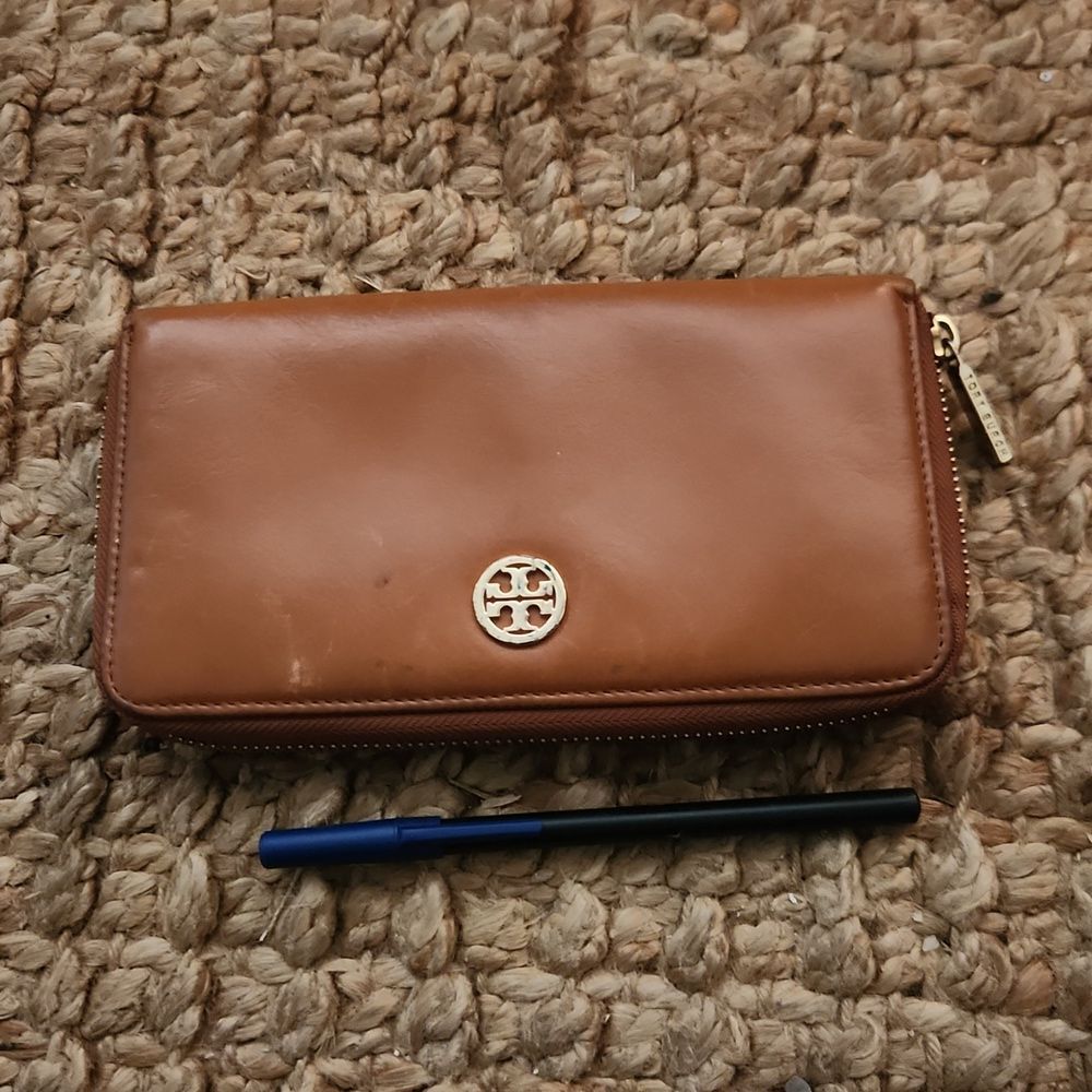 Tori Burch Wallet - Picture 6 of 6